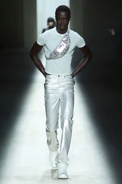 Look 29